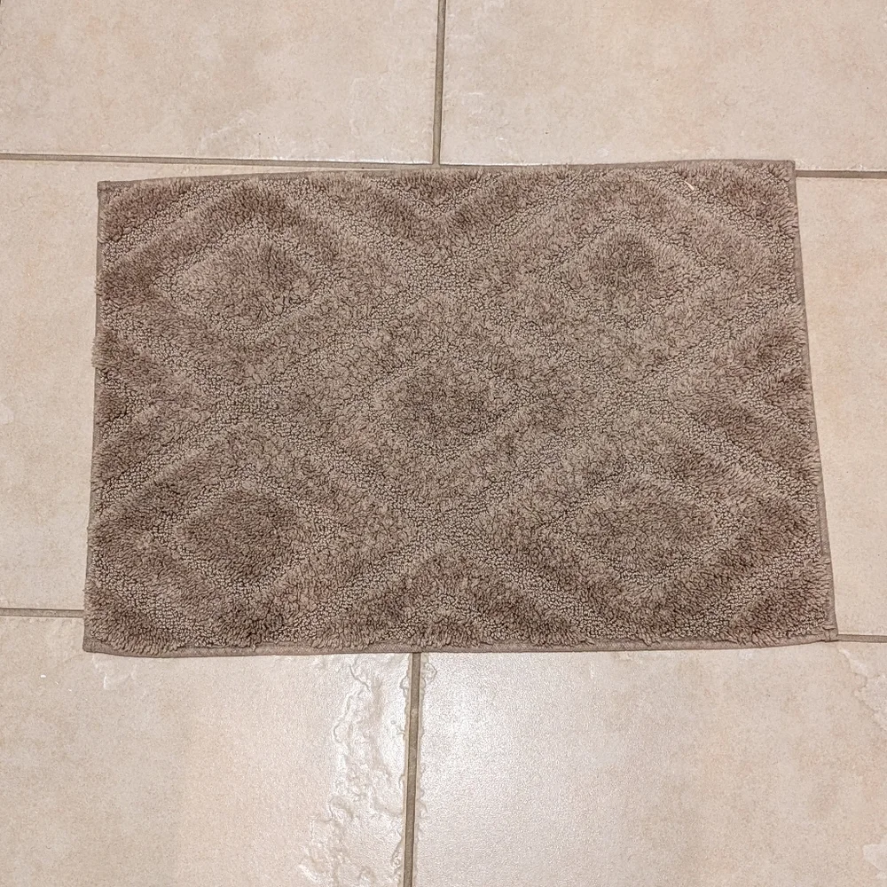 Mohawk Home Quick Dry Bath Rug, Diamonds, Linen, 17x24